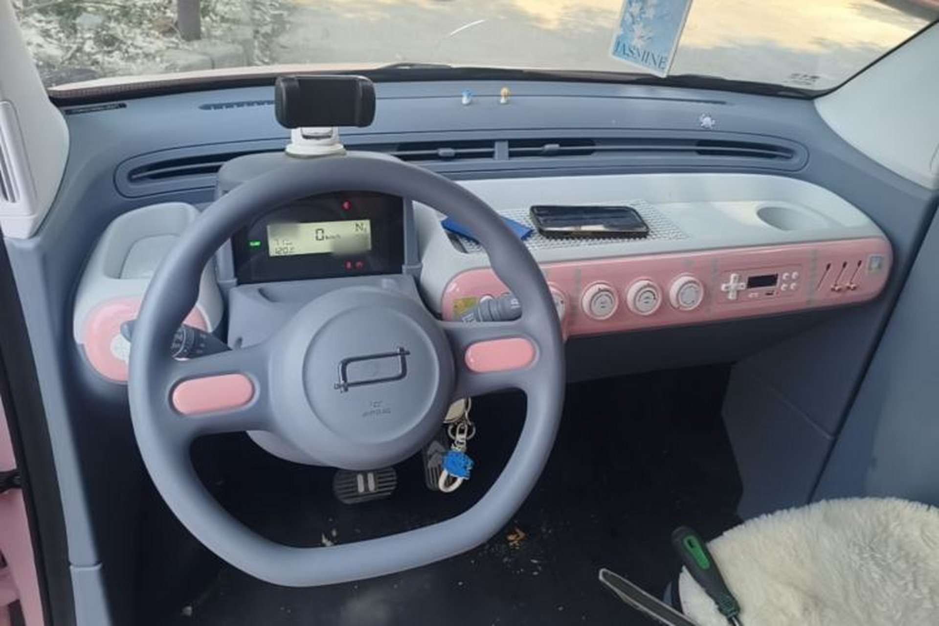 Used Bestune Pony 2024 170km Range Energizing Horse Center Console