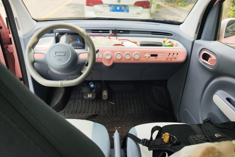 Used Bestune Pony 2024 170km Vitality Horse Center Console