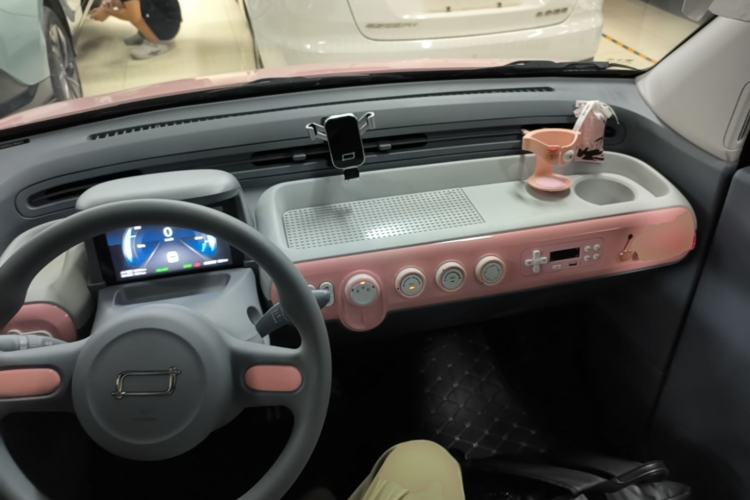 Used Bestune Pony 2024 170km Vitality Horse Center Console