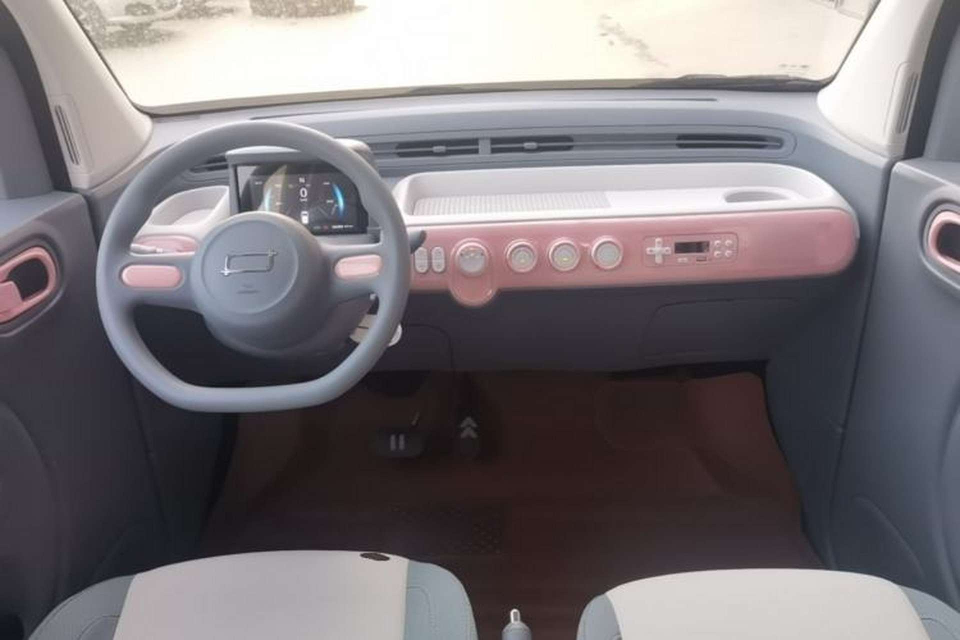 Used Bestune Pony 2024 170km Vitality Horse Center Console