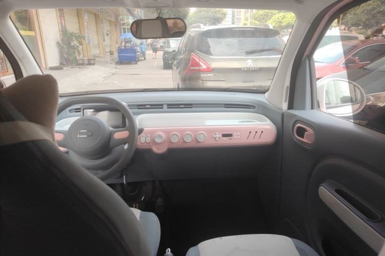 Used Bestune Pony 2024 170km Range Energizing Horse Center Console