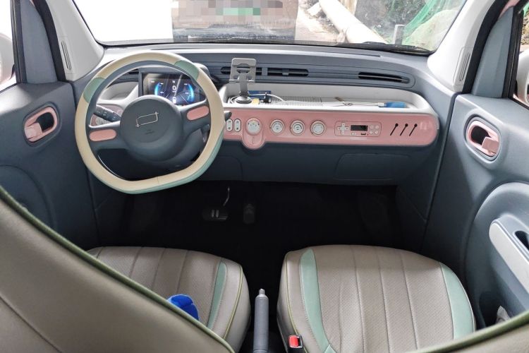 Used Bestune Pony 2024 170km Vitality Horse Center Console