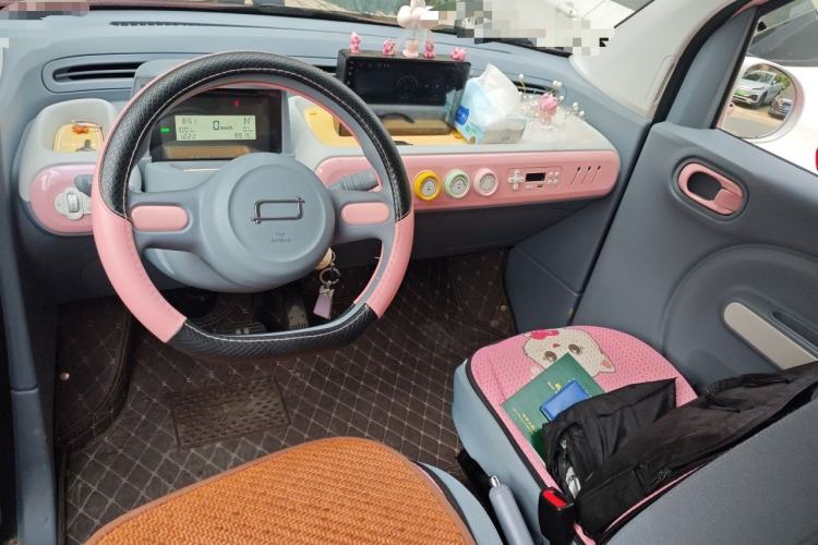 Used Bestune Pony 2024 122km Cute and Fun Horse Center Console