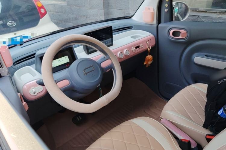Used Bestune Pony 2024 122km Cute and Fun Horse Center Console