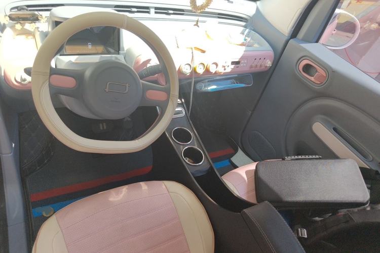 Used Bestune Pony 2024 170km Range Energizing Horse Center Console