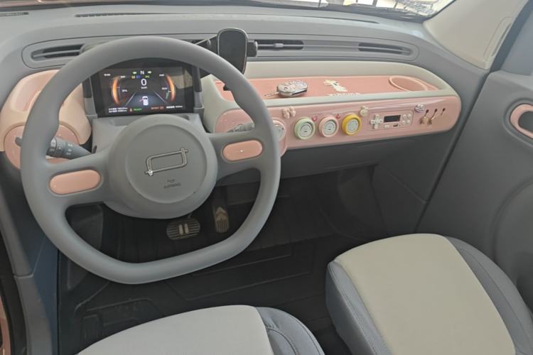 Used Bestune Pony 2024 170km Vitality Horse Center Console