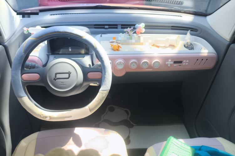 Used Bestune Pony 2024 170km Vitality Horse Center Console