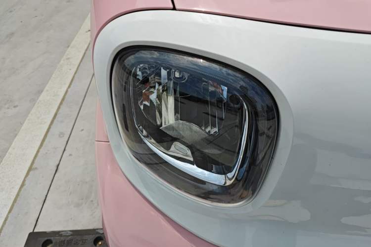 Used Bestune Pony 2024 170km Range Energizing Horse Right Front Headlight