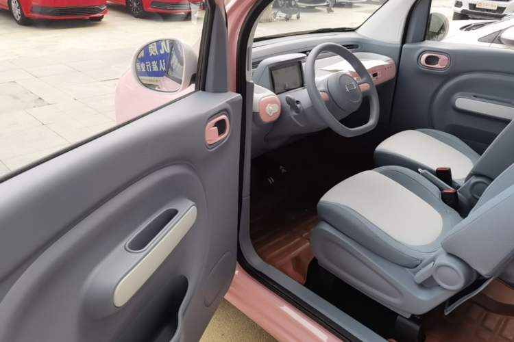 Used Bestune Pony 2024 170km Vitality Horse Driver Seat