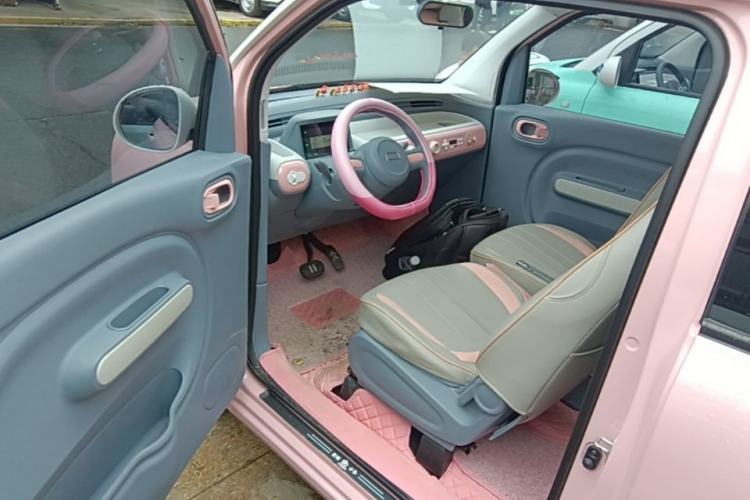 Used Bestune Pony 2024 170km Range Energizing Horse Driver Seat