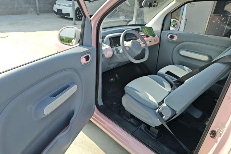 Used Bestune Pony 2024 170km Vitality Horse Driver Seat