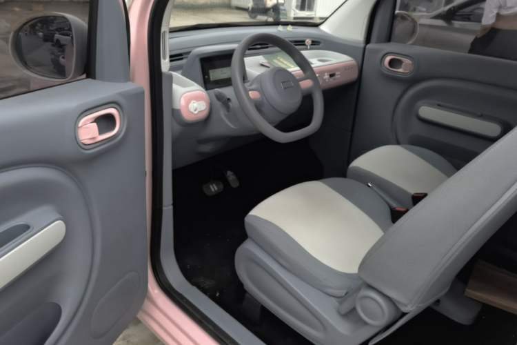 Used Bestune Pony 2024 170km Range Energizing Horse Driver Seat