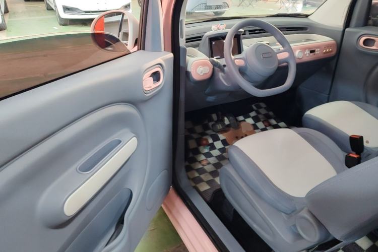 Used Bestune Pony 2024 170km Range Energizing Horse Driver Seat