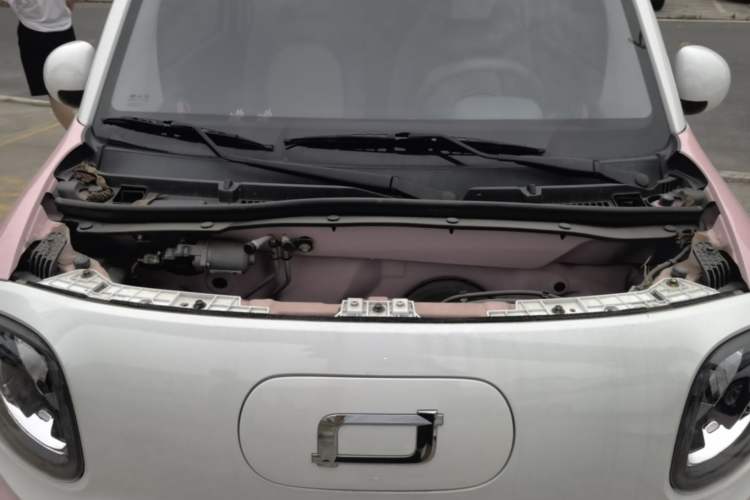 Used Bestune Pony 2024 170km Range Energizing Horse Engine Bay