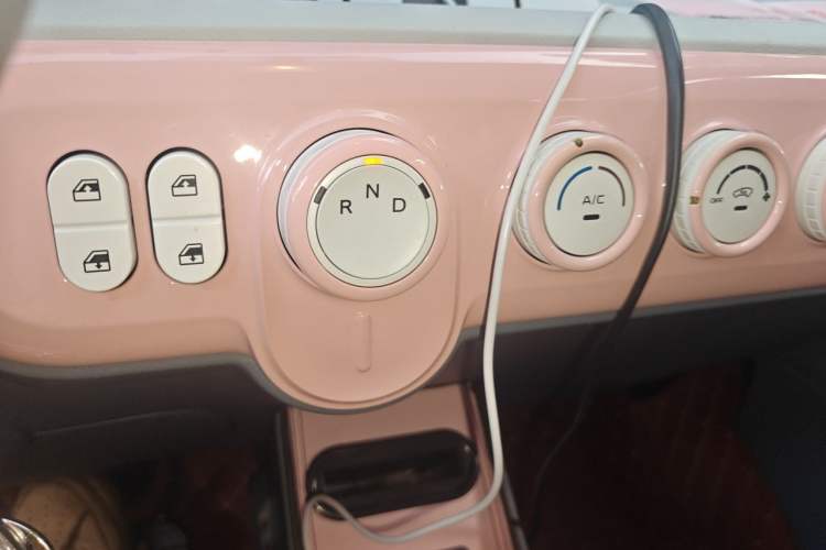 Used Bestune Pony 2024 122km Cute and Fun Horse Gear Lever