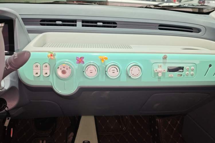Used Bestune Pony 2024 170km Vitality Horse Audio And AC Panel