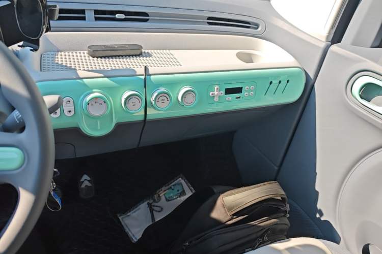 Used Bestune Pony 2024 170km Vitality Horse Audio And AC Panel