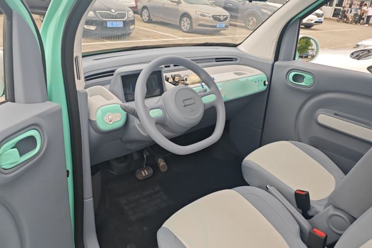 Used Bestune Pony 2024 170km Vitality Horse Center Console