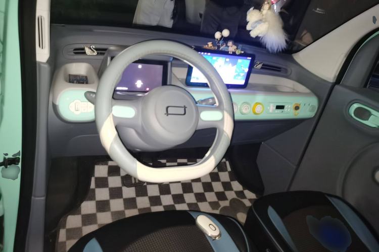 Used Bestune Pony 2024 170km Vitality Horse Center Console