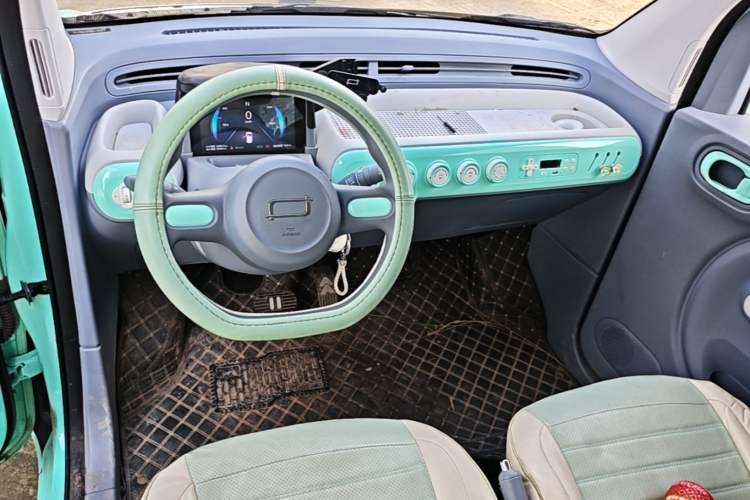 Used Bestune Pony 2024 170km Vitality Horse Center Console
