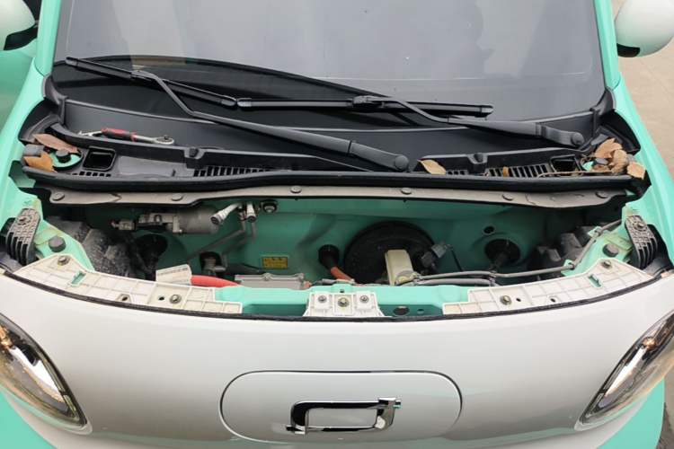 Used Bestune Pony 2024 122km range cute pony Engine Bay