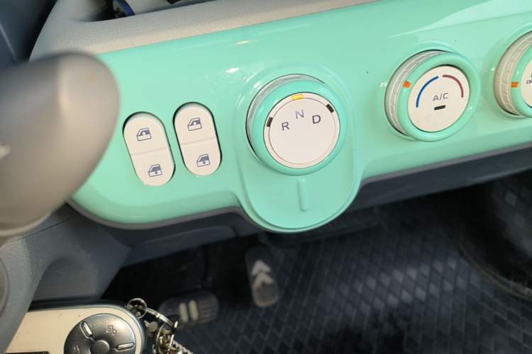 Used Bestune Pony 2024 122km range cute pony Gear Lever