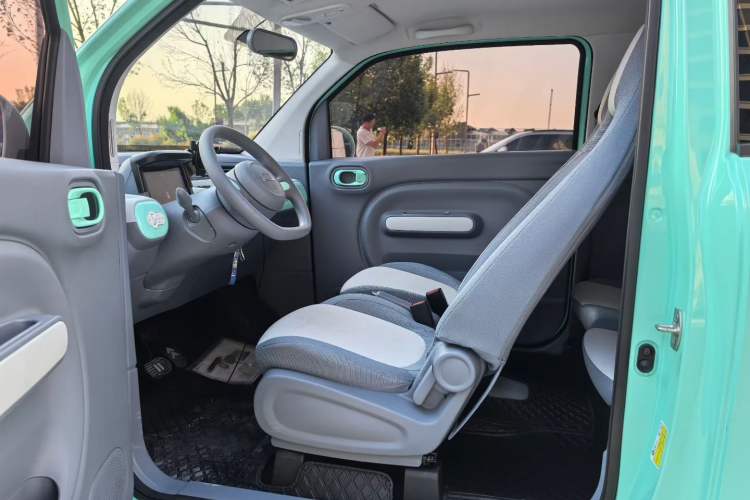 Used Bestune Pony 2024 170km Vitality Horse Interior 2