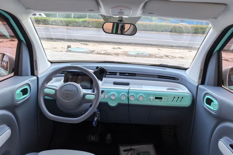 Used Bestune Pony 2024 170km Vitality Horse Interior 4