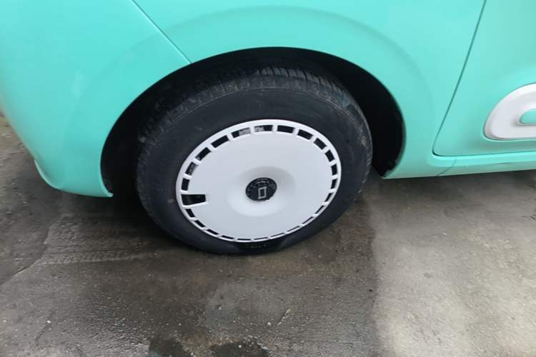 Used Bestune Pony 2024 122km range cute pony Left Front Wheel Hub
