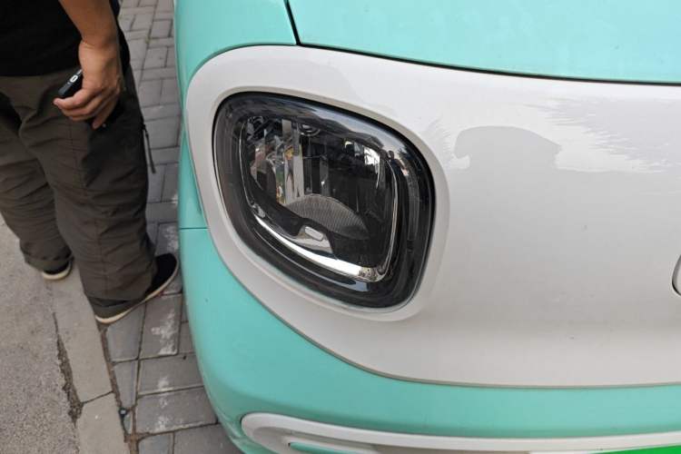 Used Bestune Pony 2024 122km Cute and Fun Horse Right Front Headlight