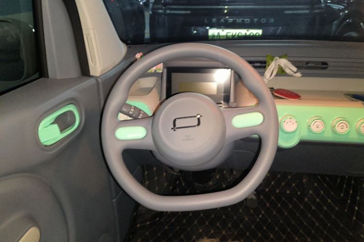 Used Bestune Pony 2024 122km Cute and Fun Horse Steering Wheel