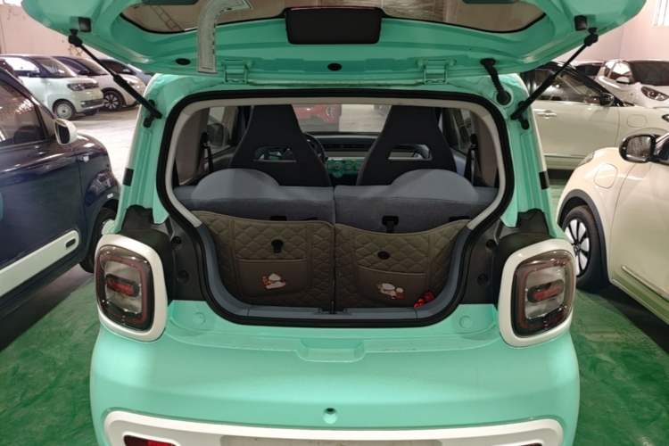 Used Bestune Pony 2024 170km Vitality Horse Trunk