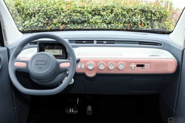 Used Bestune Pony 2024 170km Vitality Horse Interior 3