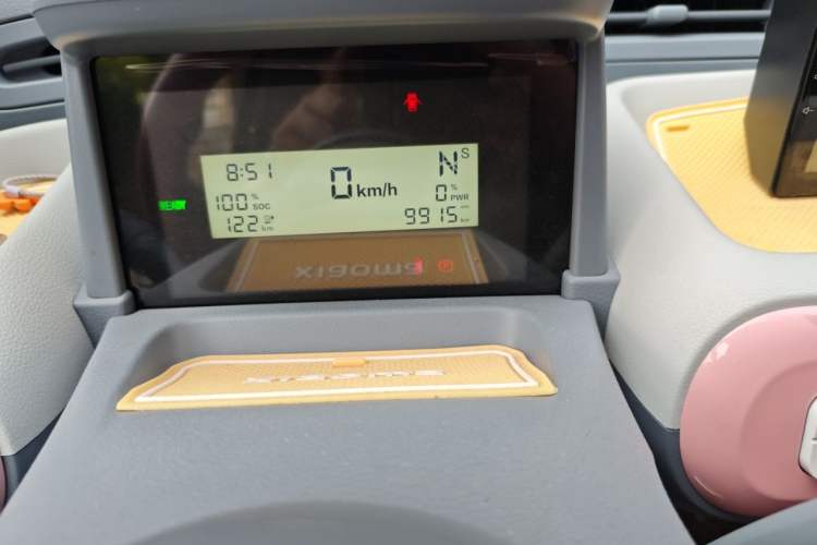 Used Bestune Pony 2024 122km Cute and Fun Horse Odometer Close Up