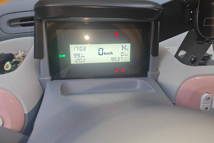 Used Bestune Pony 2024 122km Cute and Fun Horse Odometer Close Up