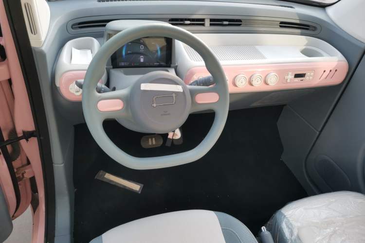 Used Bestune Pony 2024 170km Range Energizing Horse Interior 2