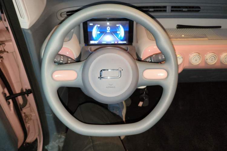Used Bestune Pony 2024 170km Range Energizing Horse Steering Wheel