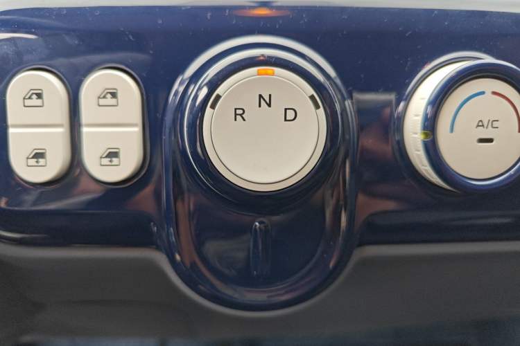 Used Bestune Pony 2024 170km Range Energizing Horse Gear Lever