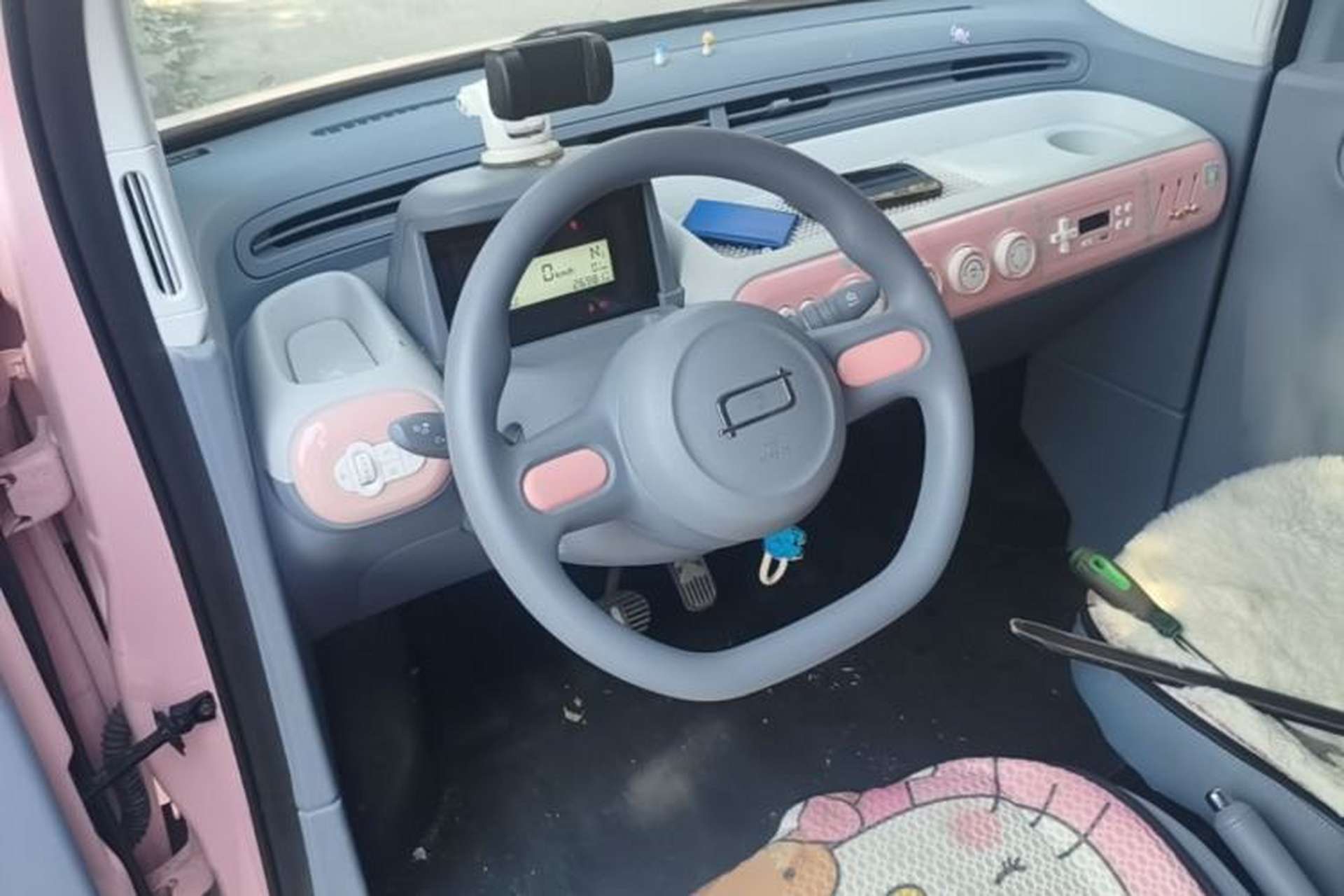 Used Bestune Pony 2024 170km Range Energizing Horse Steering Wheel