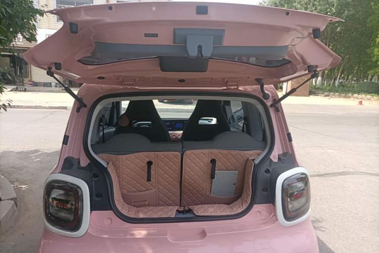 Used Bestune Pony 2024 170km Vitality Horse Trunk