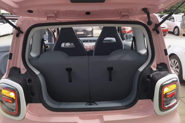 Used Bestune Pony 2024 170km Vitality Horse Trunk