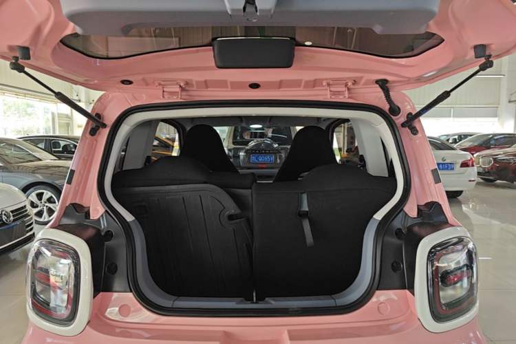 Used Bestune Pony 2024 170km Vitality Horse Trunk