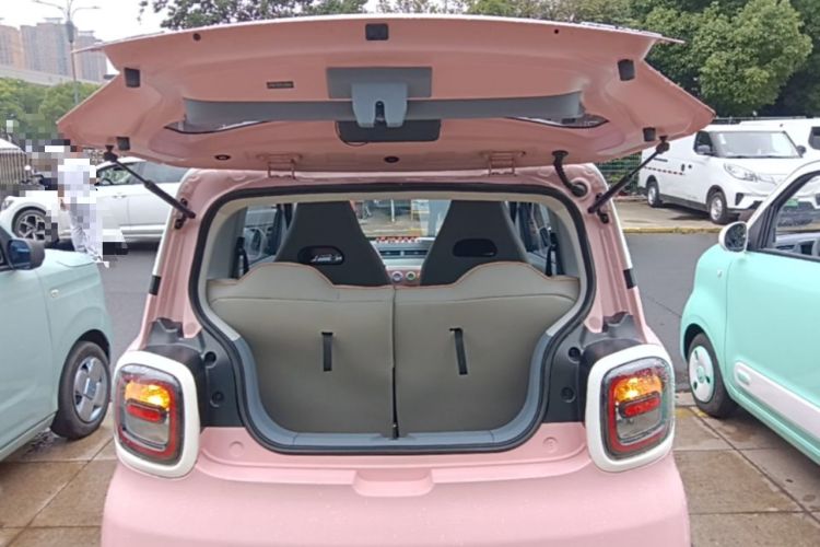 Used Bestune Pony 2024 170km Range Energizing Horse Trunk
