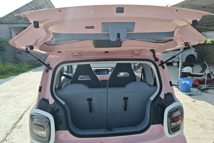 Used Bestune Pony 2024 170km Vitality Horse Trunk
