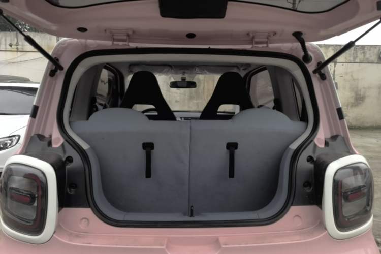 Used Bestune Pony 2024 170km Range Energizing Horse Trunk