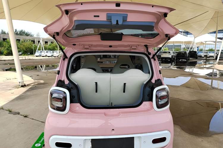 Used Bestune Pony 2024 170km Vitality Horse Trunk