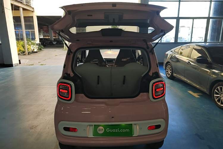 Used Bestune Pony 2024 170km Vitality Horse Trunk
