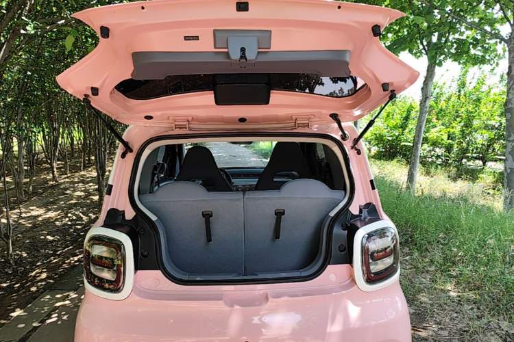 Used Bestune Pony 2024 170km Vitality Horse Trunk