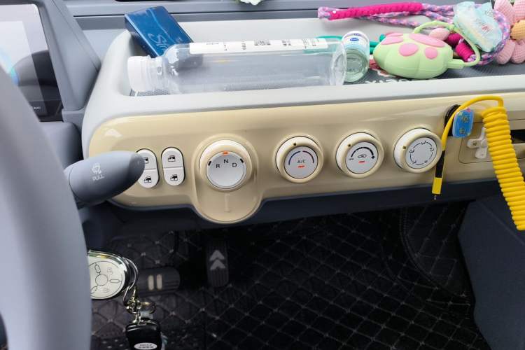 Used Bestune Pony 2024 170km Vitality Horse Audio And AC Panel