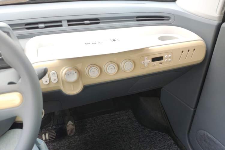 Used Bestune Pony 2024 170km Vitality Horse Audio And AC Panel